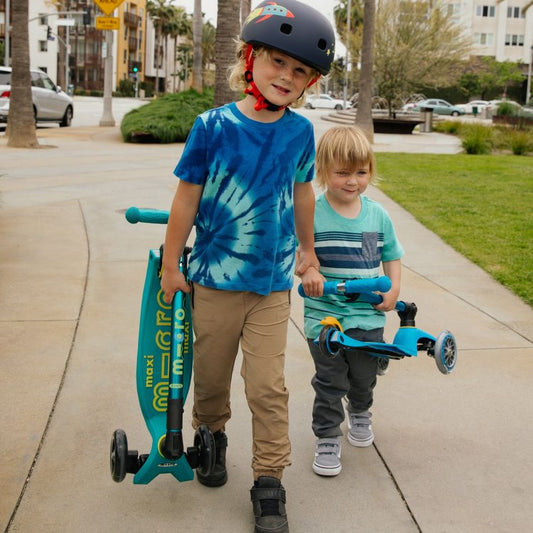 Micro Maxi Foldable LED Scooter - Petrol Green