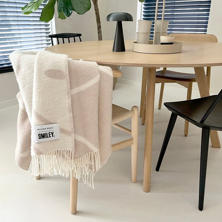 Smiley Blanket - White/Grey