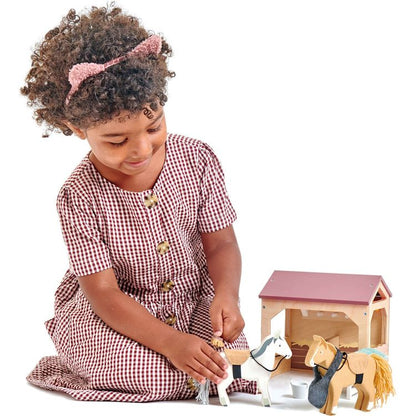 The Stables Wooden Set