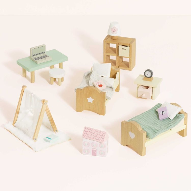 Wooden Dollhouse 24 Piece Child's Bedroom Furniture Set